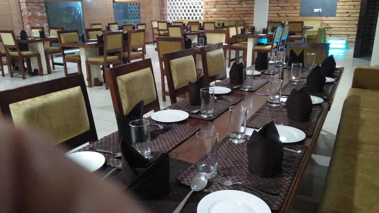 Hotel Neelam Ludhiana Exterior photo