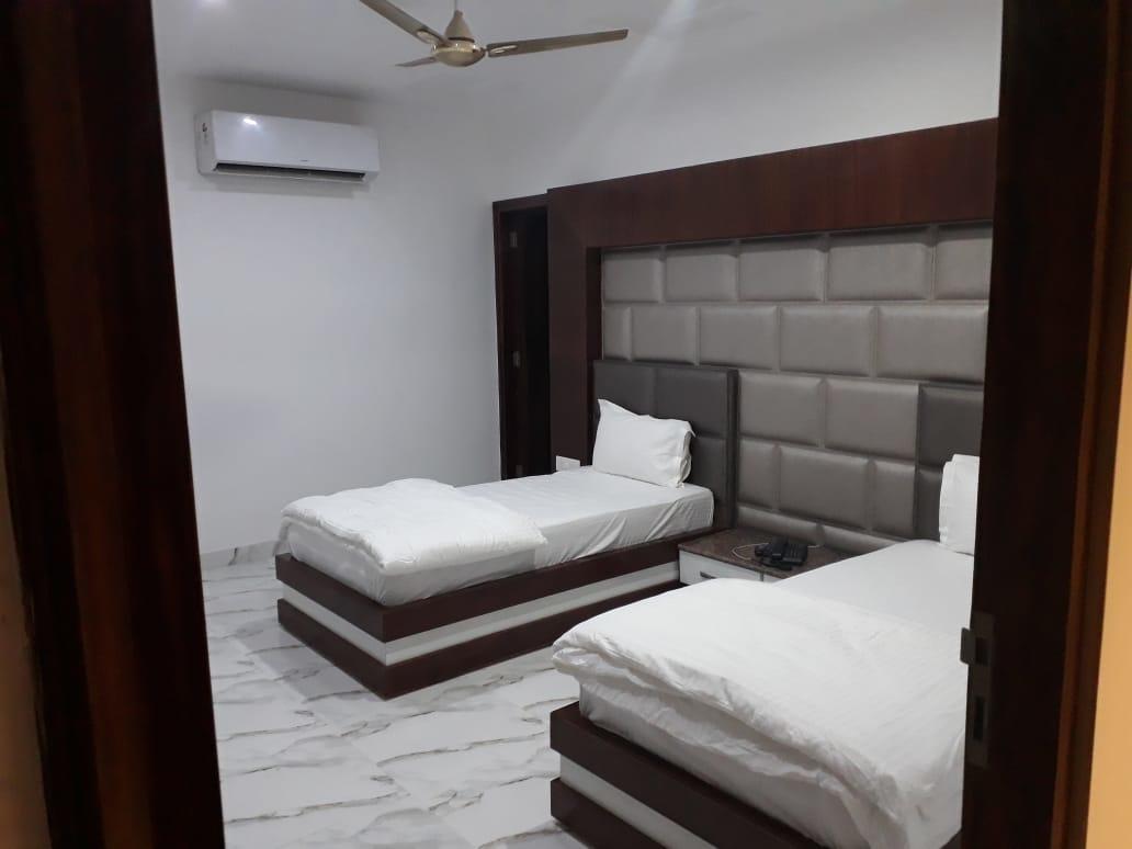 Hotel Neelam Ludhiana Exterior photo